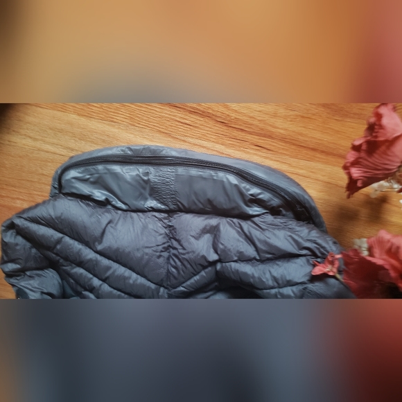 Bernardo Puffer Jacket  GREEN Hidden Hood Quilted Down Feather Coat Women's med - Picture 9 of 9